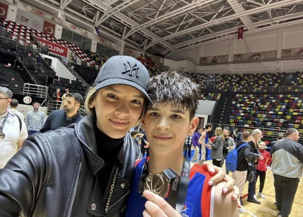 Darius Karutasu ablası