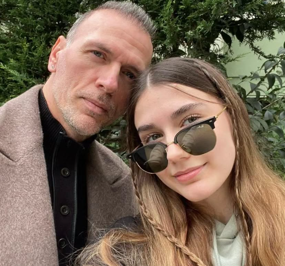 Dilay Özdemir ve babası 