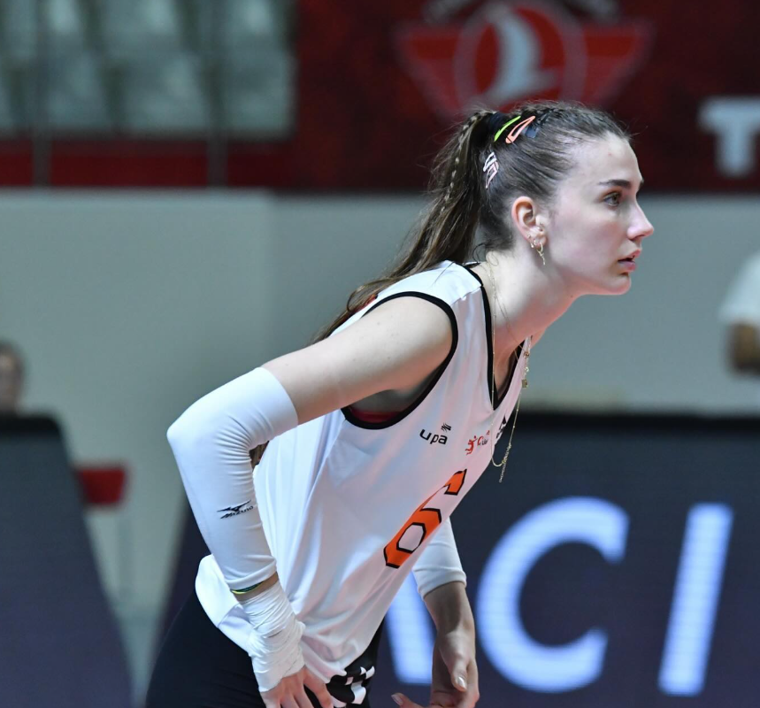 Dilay Özdemir Fotoğrafı