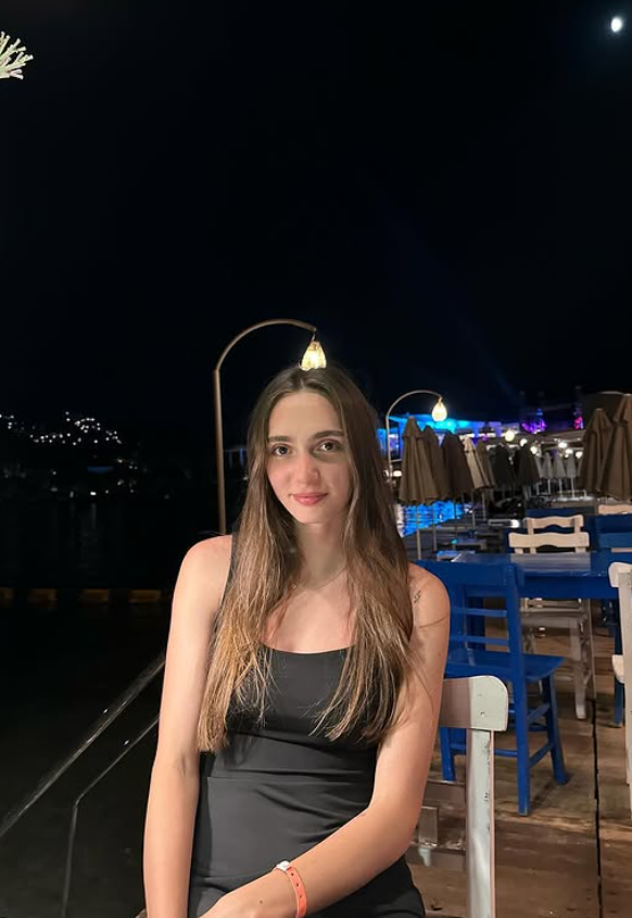 Berka Buse Özden burcu