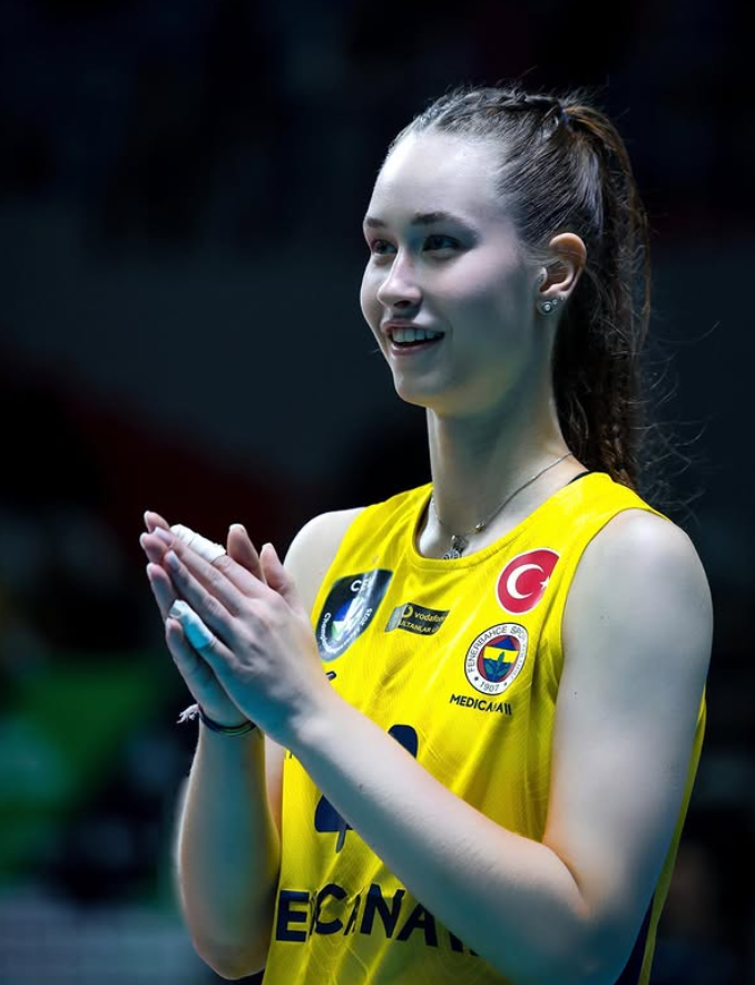 Liza Safronova Wallpaper