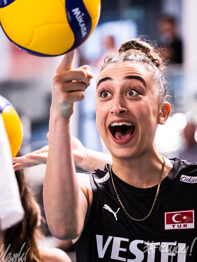 Elif Şahin Fotoğrafları