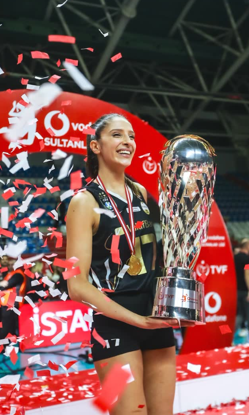 Derya Cebecioğlu ödülleri