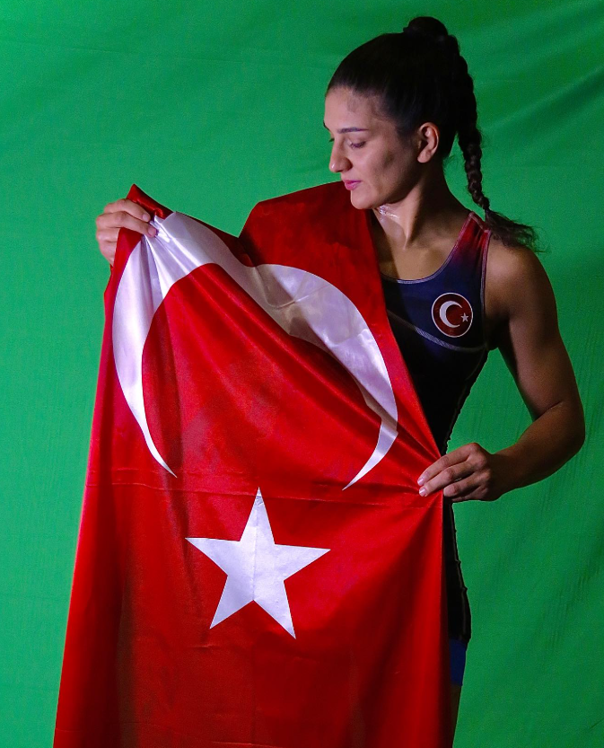 Nesrin Baş Wallpaper
