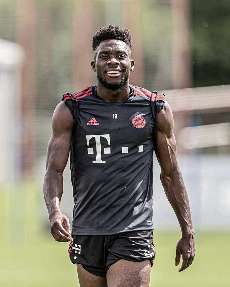 Alphonso Davies Biyografi Alphonso Davies Biyografi