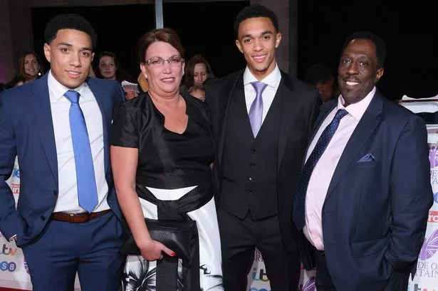 Alexander Arnold Ailesi Alexander Arnold Ailesi