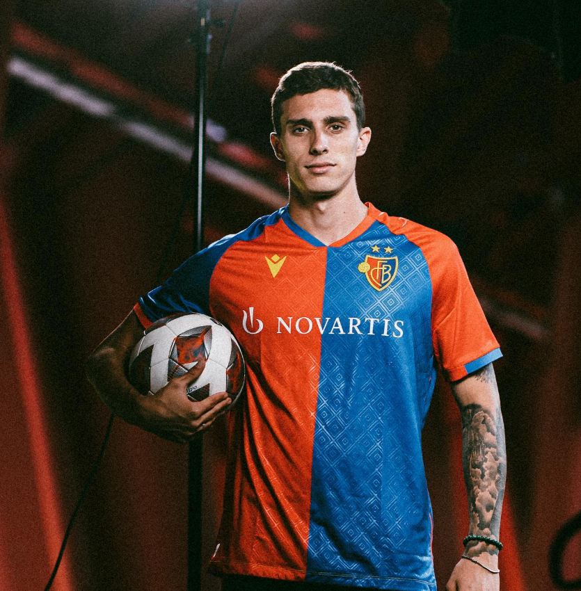 Riccardo Calafiori Telefon Duvar Kağıdı Riccardo Calafiori Telefon Duvar Kağıdı