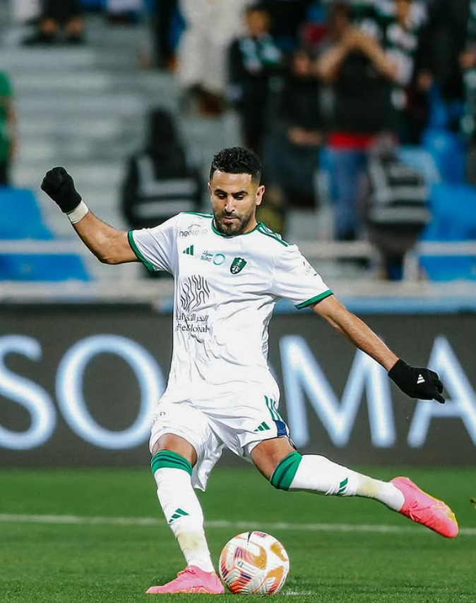 Mahrez Mobil Duvar Kağıdı