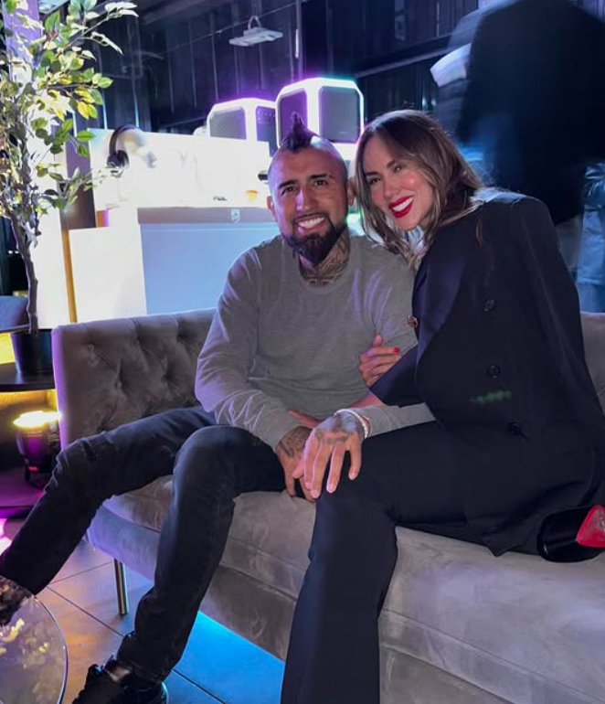 Arturo Vidal ve Sonia Isaza Arturo Vidal ve Sonia isaza