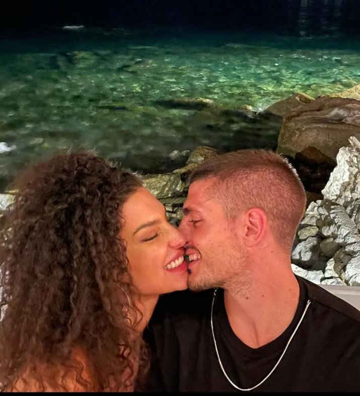 Marco Verratti Eşinin Fotoğrafı Marco Verratti Eşinin Fotoğrafı